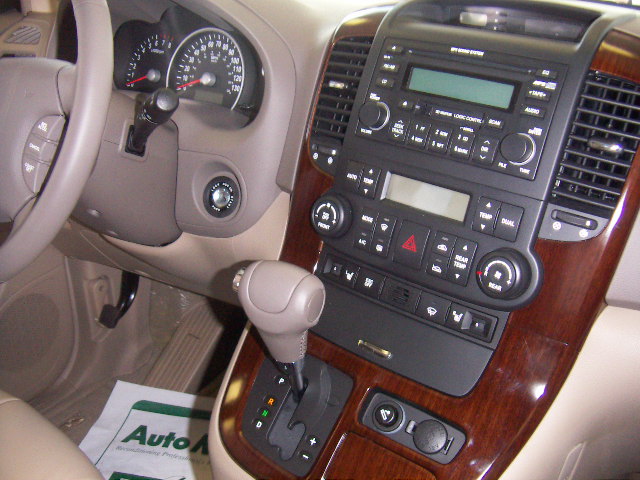 02 02 06 017 2006 Kia Sedona My Review and Picture